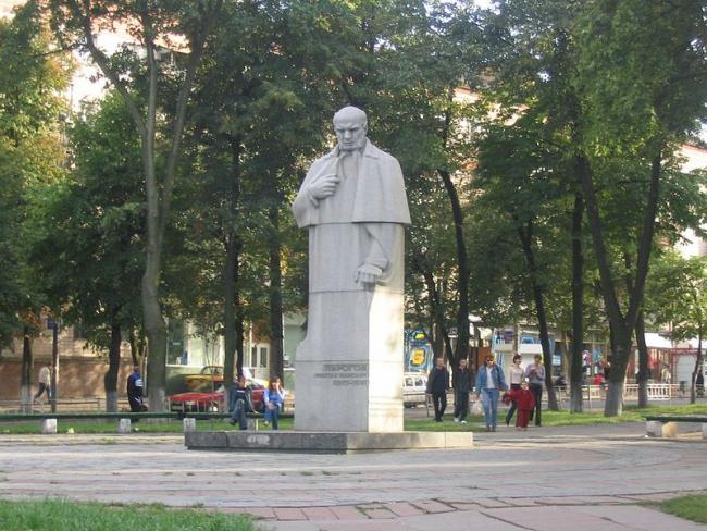 Памятник Пирогову - Вінниця