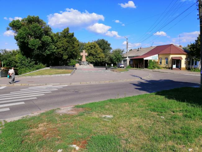 Фотографія Пам'ятника козацької слави зароблене з сонячного парку