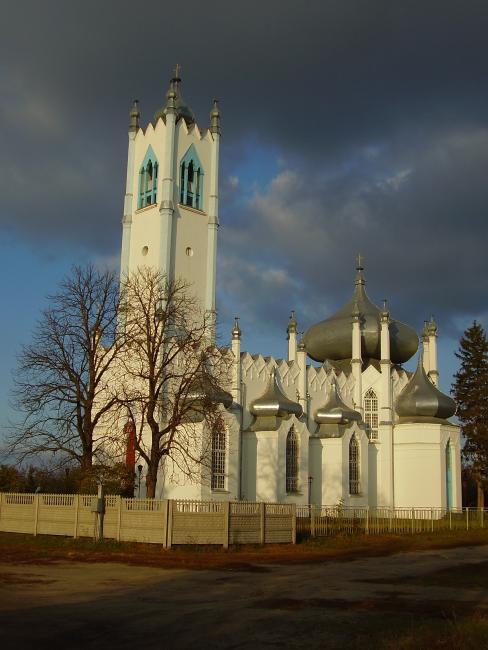 Преображенська церква Мошни в осени